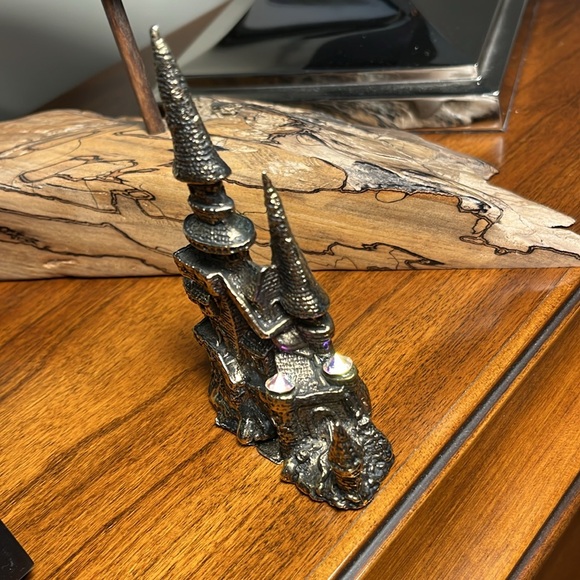 π° Fantasy Castle with Crystals. Approx 4 inches tall. Excellent condition - Picture 4 of 8
